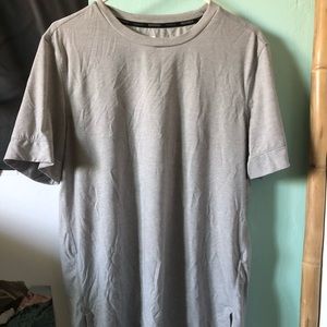 grey running shirt